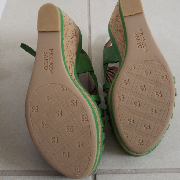 Shoes - Picture 3 of 4